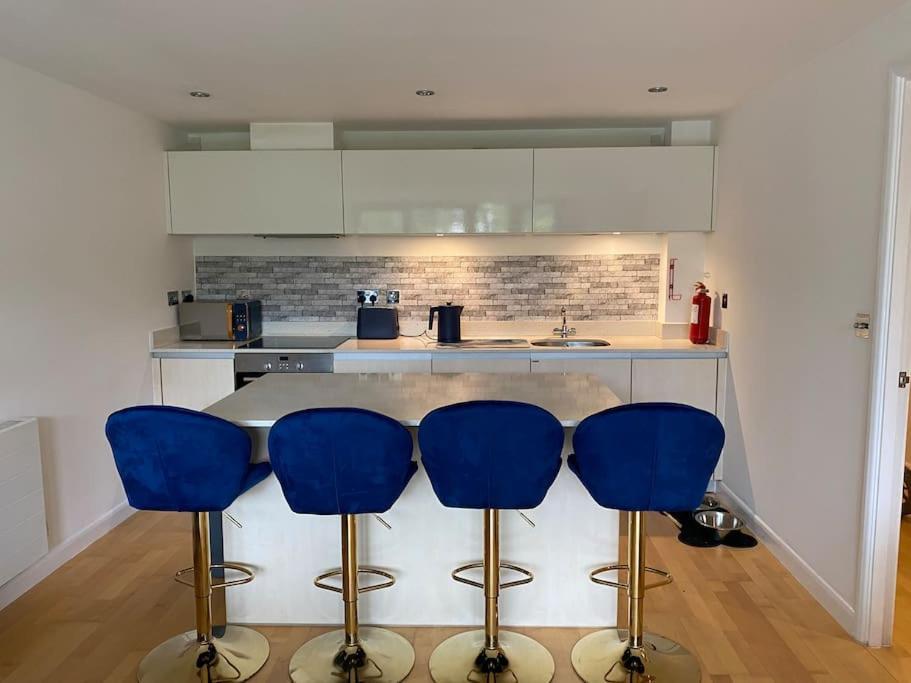 Modern Apartment, Fistral Beach Ньюки Экстерьер фото