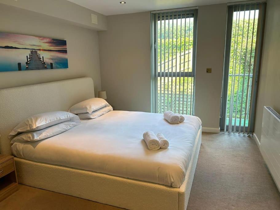 Modern Apartment, Fistral Beach Ньюки Экстерьер фото