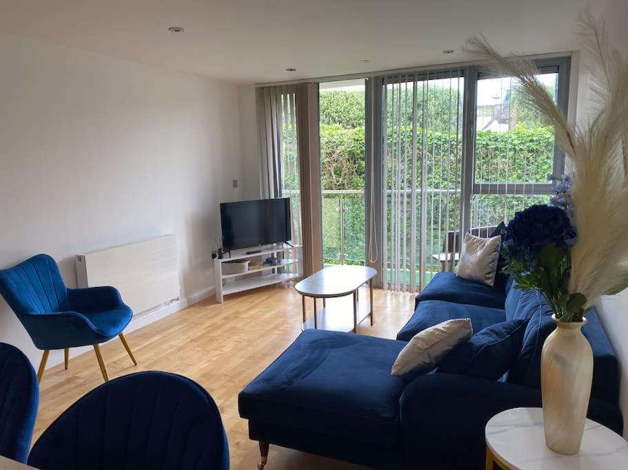 Modern Apartment, Fistral Beach Ньюки Экстерьер фото