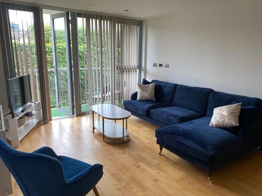 Modern Apartment, Fistral Beach Ньюки Экстерьер фото