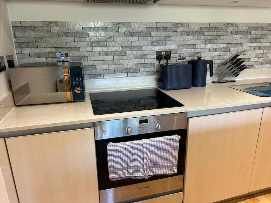 Modern Apartment, Fistral Beach Ньюки Экстерьер фото